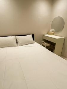 Giường trong phòng chung tại STAYV 스테이브 장안 - cozy room in 답십리 동대문