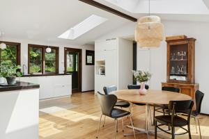 Fotografie z fotogalerie ubytování Architect Designed With Two Wings By Tisvilde Hegn v destinaci Tisvildeleje + 29 fotografií