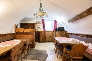 TV/trung tâm giải trí tại Kaiserkrone Chalet & Spa