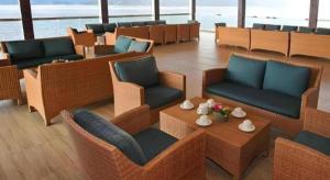 O zonă de relaxare la Toba Beach Hotel