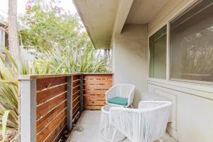 Billede fra billedgalleriet på Blueground Shoreline West pool nr Shoreline Park SFO-2019 i Castro City