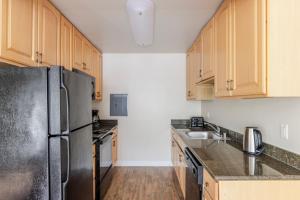 Billede fra billedgalleriet på Blueground Shoreline West pool nr Shoreline Park SFO-2019 i Castro City