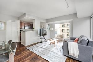 Køkken eller tekøkken på Blueground Pike Place Market pool nr Waterfront SEA-979