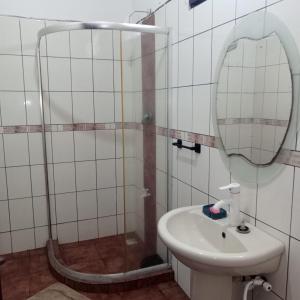 Et badeværelse på Whitehouse Villas-Serena, Mombasa