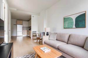 Kuchyň nebo kuchyňský kout v ubytování Blueground Downtown Brooklyn fitness center nr Brooklyn Bridge NYC-2187