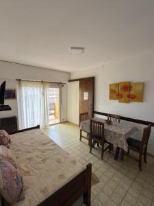 En eller flere senge i et værelse på Colex II + 2 billeder