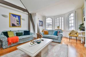 Posezení v ubytování The Cardiff Central Pad – Stylish 2-Bed Apartment