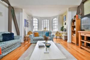 TV a/nebo společenská místnost v ubytování The Cardiff Central Pad – Stylish 2-Bed Apartment