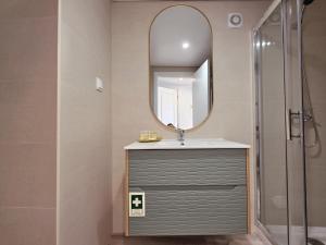 Et badeværelse på Aconchego da Vila + 33 billeder