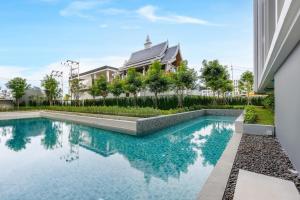 Hồ bơi trong/gần Ozone Сondo Apart Hotel by TropicLook