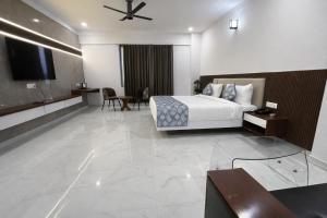 Et tv og/eller underholdning på Sunrise Dreamworld Resort