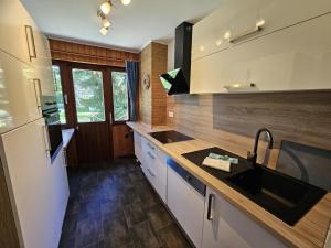 Køkken eller tekøkken på Ostseepanorama + 17 billeder