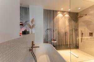 Ένα μπάνιο στο ORANGE LOUNGE Attersee +48 φωτογραφίες