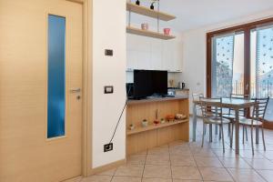 Una cocina o cocineta en Lake E Relax