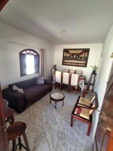 Χώρος καθιστικού στο Casa completa Aceita Pet, área Para Fumante há 13 km de Cabo Frio