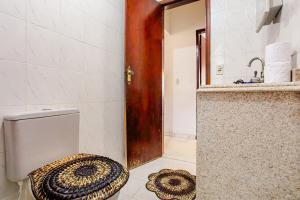 Ένα μπάνιο στο Casa completa Aceita Pet, área Para Fumante há 13 km de Cabo Frio +29 φωτογραφίες