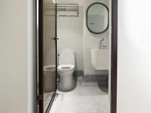 Ένα μπάνιο στο Brown H