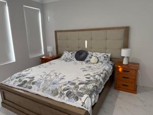 En eller flere senge i et værelse på Wellard Nest- Perth