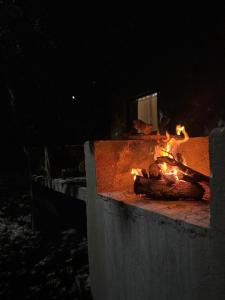 Gril dostupný pro hosty v rezortu