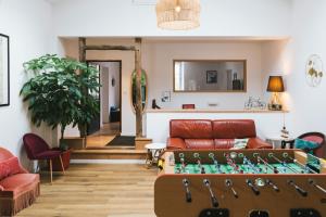 アスパレンにあるMaison Irriberriaのリビングルーム(ソファ、テーブルサッカー付)