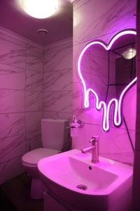 Phòng tắm tại Romantic Mini-Hotel & Photo Space in the Heart of Lviv