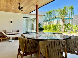 Swimmingpoolen hos eller tæt på Luxury Pool and Gym Villa Layan