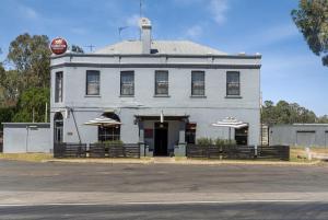 Fotografie z fotogalerie ubytování Pyrenees Hotel v destinaci Lexton + 7 fotografií