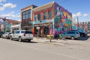 Bygningen som lejlighedshotellet ligger i + 8 billeder