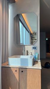 Foto de la galería de 루미에르 디럭스 오션뷰 그랜드룸-광안리 해수욕장 en Kwangan-dong