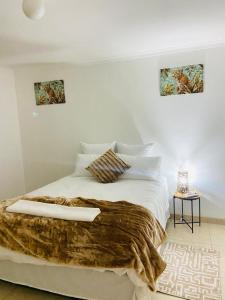 Postel nebo postele na pokoji v ubytování Tasha Coastal Accommodation + 46 fotografií