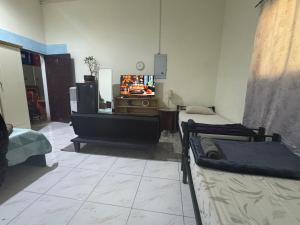 Ảnh trong thư viện ảnh của Basic Private Room with attached bathroom - No Parking Space ở Abu Dhabi
