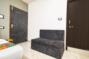 Posezení v ubytování FabHotel Paradise Inn