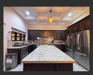 Η κουζίνα ή μικρή κουζίνα στο Brb