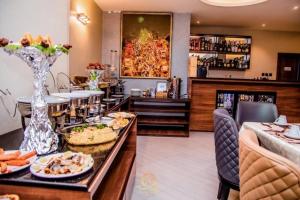 Jídlo v hotelu nebo okolí