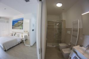 Ванная комната в Est hotel