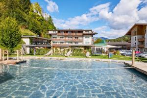 Bazén v ubytování Rosentalerhof Hotel & Appartements nebo v jeho okolí