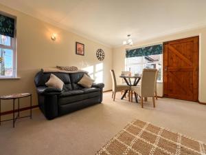 Et opholdsområde på Willow Cottage + 17 billeder