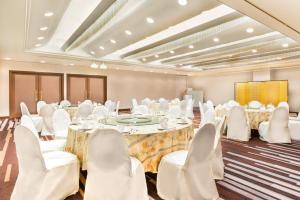 Χώρος καθιστικού στο ANA Crowne Plaza Hotel Kushiro by IHG