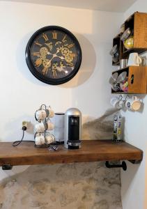 Køkken eller tekøkken på Maison cévenole - Centre ville - Arrivée flexible