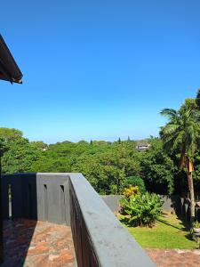 een uitzicht vanaf het balkon van een huis bij Vanilla Lee Corporate Suite in Richards Bay