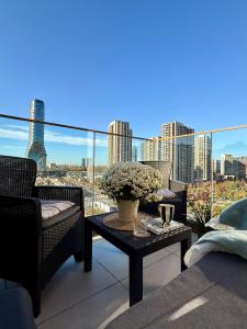 Balkón nebo terasa v ubytování LUMIA Luxury-Balcony-Tower View-Parking