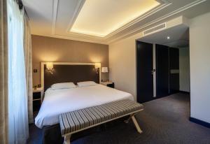 Ένα ή περισσότερα κρεβάτια σε δωμάτιο στο Nice comfortable pool studio 2 min from MTP +9 φωτογραφίες