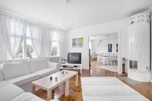 Et tv og/eller underholdning på JON440-Paulistrom-Haesslehult-6