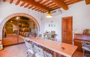 Χώρος καθιστικού στο Amazing Home In Cinigiano