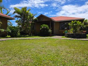 En have udenfor Cabanas Hatutini