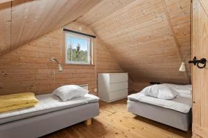 Giường trong phòng chung tại BLE596-Soelvesborg-Aeskemovaegen-26