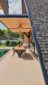 Hồ bơi trong/gần Zer House