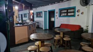 La sala de estar o bar de Pousada Costa Verde Tabatinga