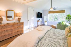 En eller flere senge i et værelse på Sea Gem + 43 billeder