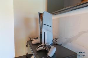 Μια τηλεόραση ή/και κέντρο ψυχαγωγίας στο D&v Luxury Home - By Searly